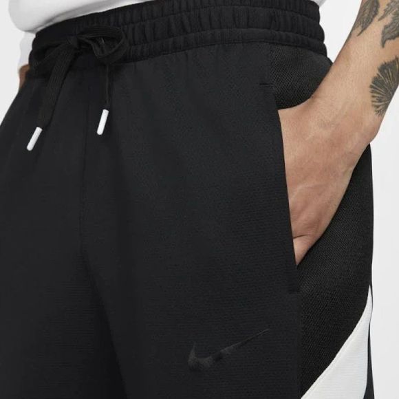 Nike Therma Flex Showtime Basketball Shorts  // AJ6320-010 // Small // NEW - Picture 4 of 16